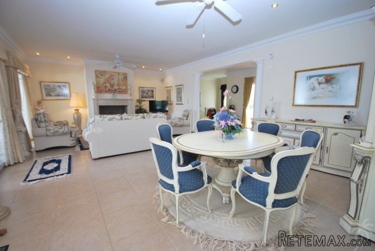 Luxury villa (2001) on a very large plot with lots of.. - 7