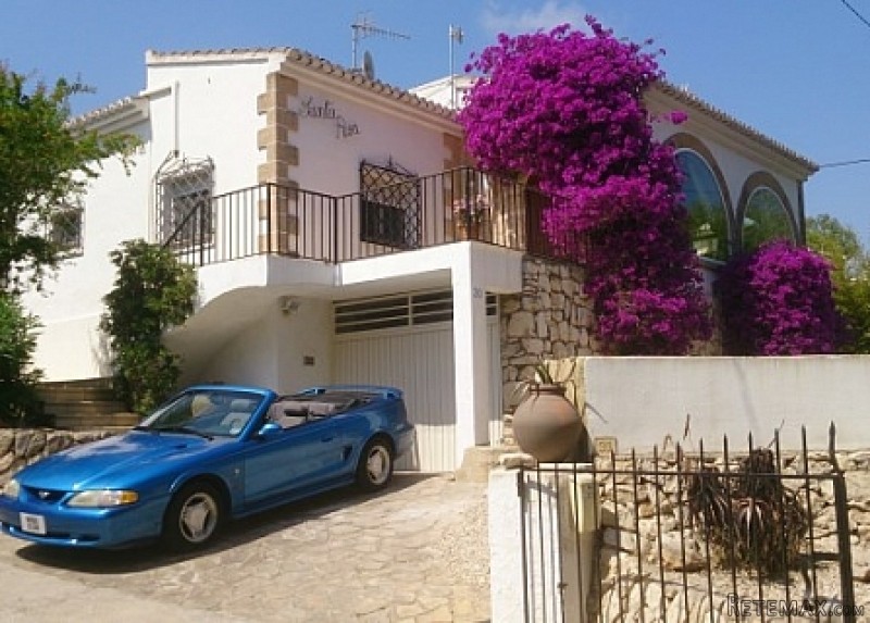 4 Bedrooms - Villa - For Sale