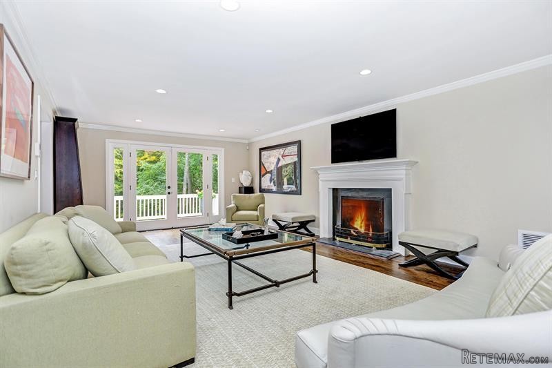 4 bedroom House For Sale: 55 Burning.. - 2