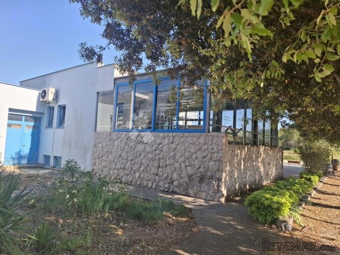 Poslovni prostor s uhodanim restoranom na frekventnoj lokaci - 2