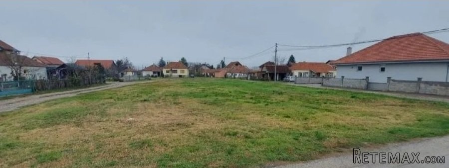 Na prodaju plac u Kljuckoj sa dve kuce i pomocnim objektima - 3