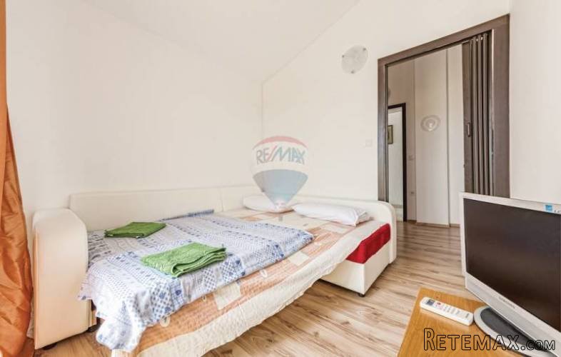 KRASNA KUĆA S BAZENOM U OKOLICI FAŽANE - 4
