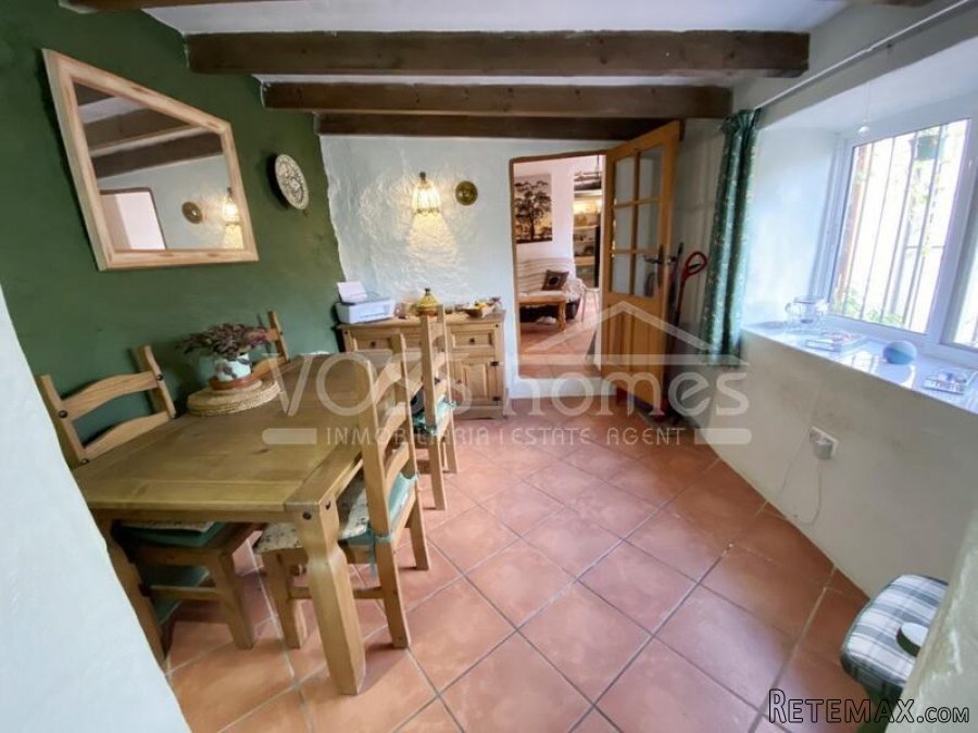 NEW & EXCLUSIVE LISTING TO VOSS HOMES - A Quaint & Quirky.. - 6