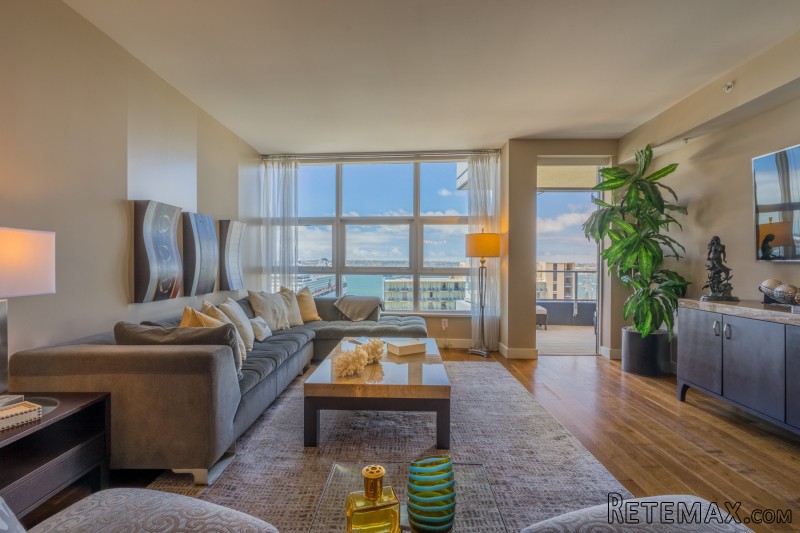 1325 Pacific Highway 1501
