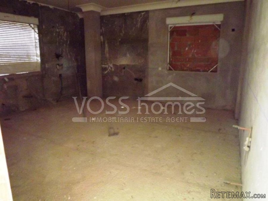 A HUGE 3 storey, 5 bedrooms, 3 bathrooms, with PRIVATE.. - 10