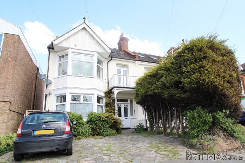 First Avenue, Westcliff on Sea, SS0 8HS