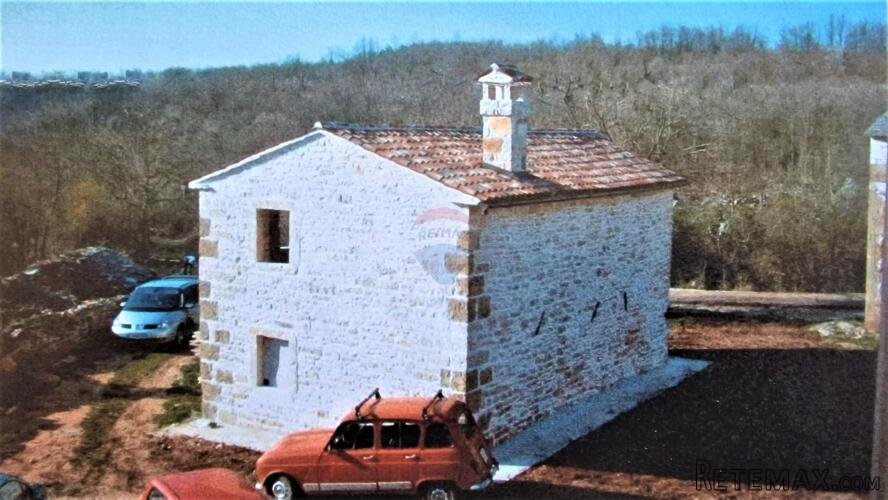 Istra,Grožnjan okolica-Samostojeća kamena kuća