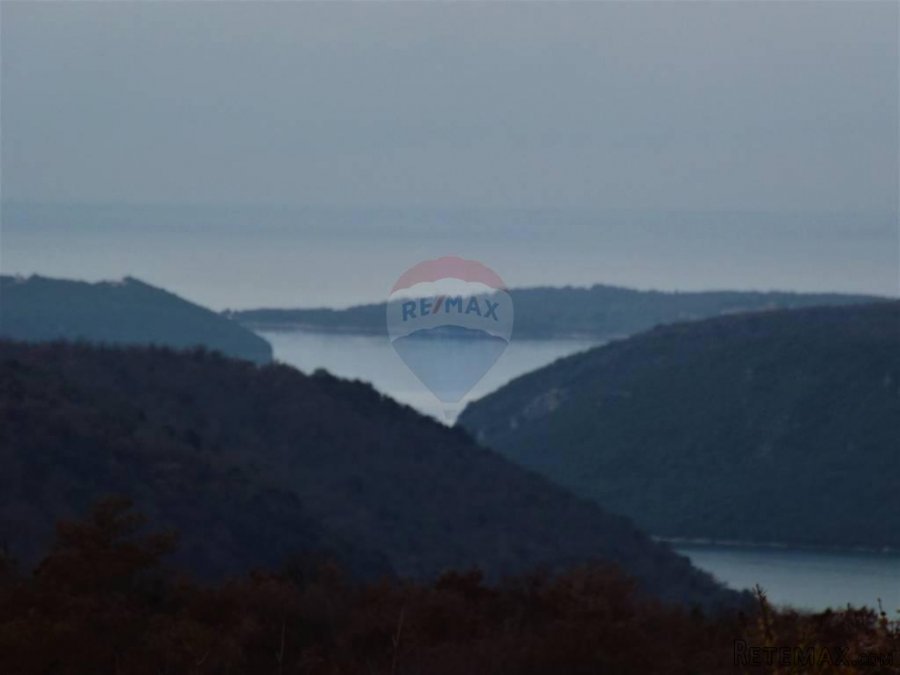 Istra,Jural veliko poljoprivredno zemljište sa mogućnošću gr - 2
