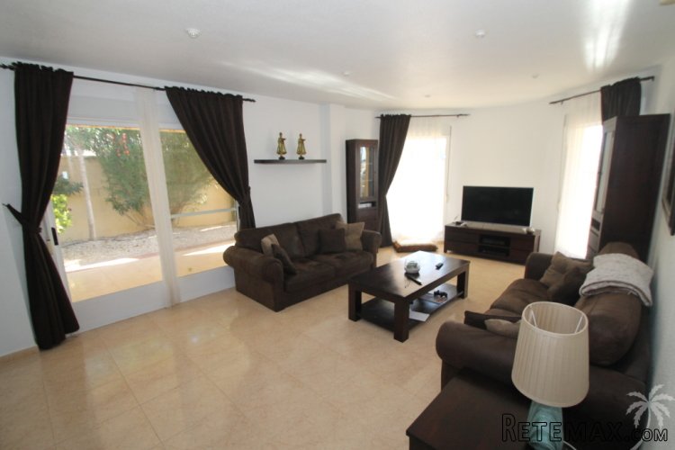 This beautiful detached villa is situated on a spacious.. - 3