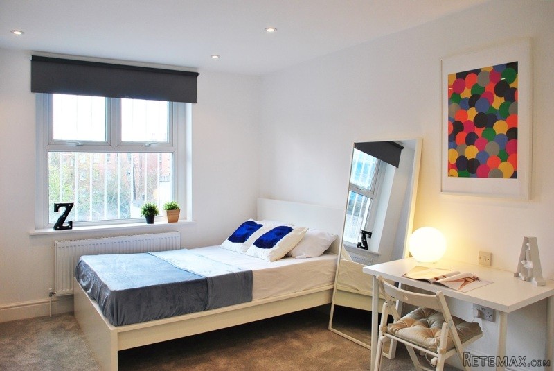 Twin for couple near West Hampstead..