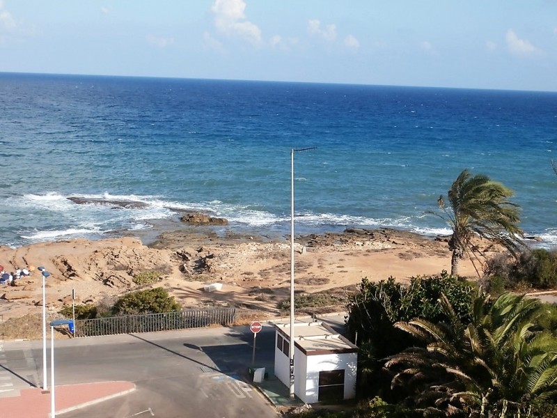 2 bedroom, 1 bathroom Apartment, (build..