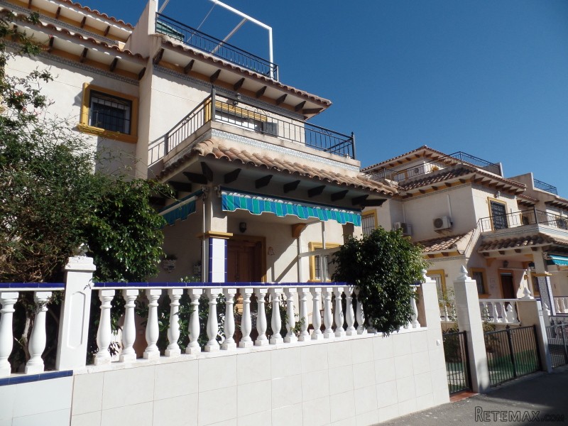 2 Bedrooms - Town House - For Sale - 2