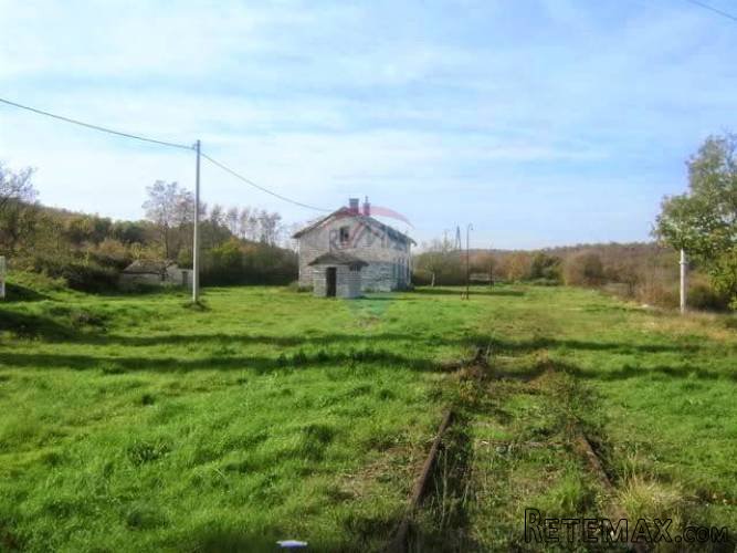 ROVINJ-kuća za adaptaciju - 2