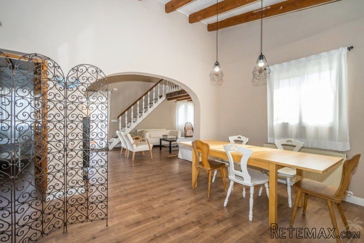 This classic style villa with a completely refurbished.. - 6