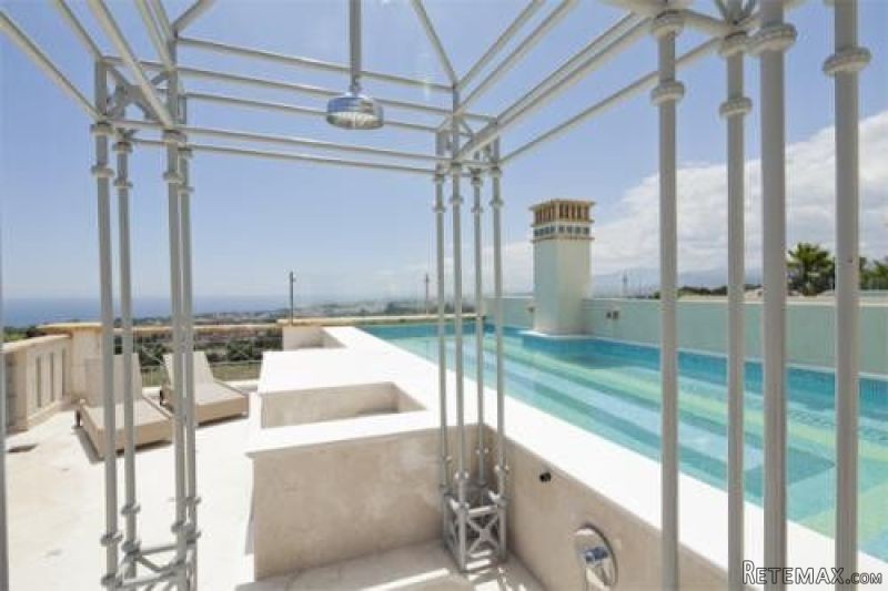 5 Bedrooms - House - Malaga - For Sale