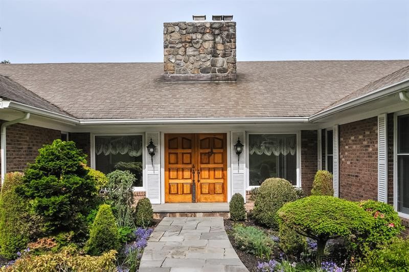 4 bedroom House For Sale: 527 North..