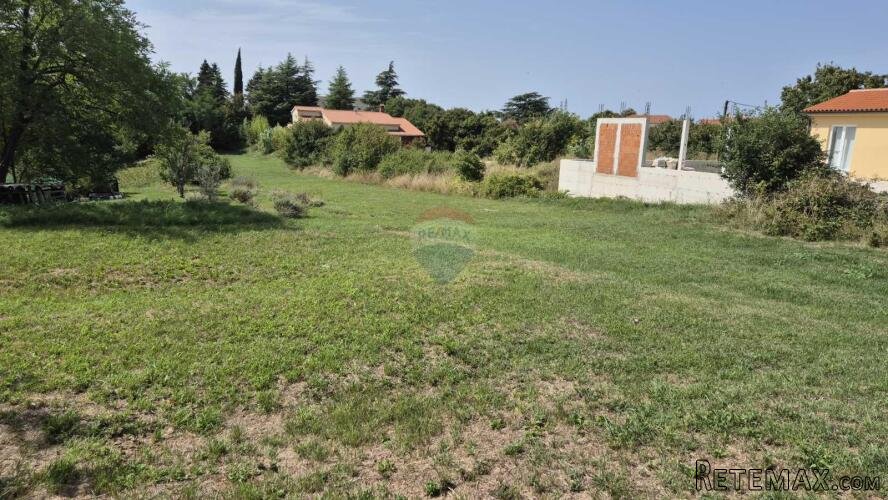 Istra, Svetvinčenat - građevinsko zemljište u centru - 2