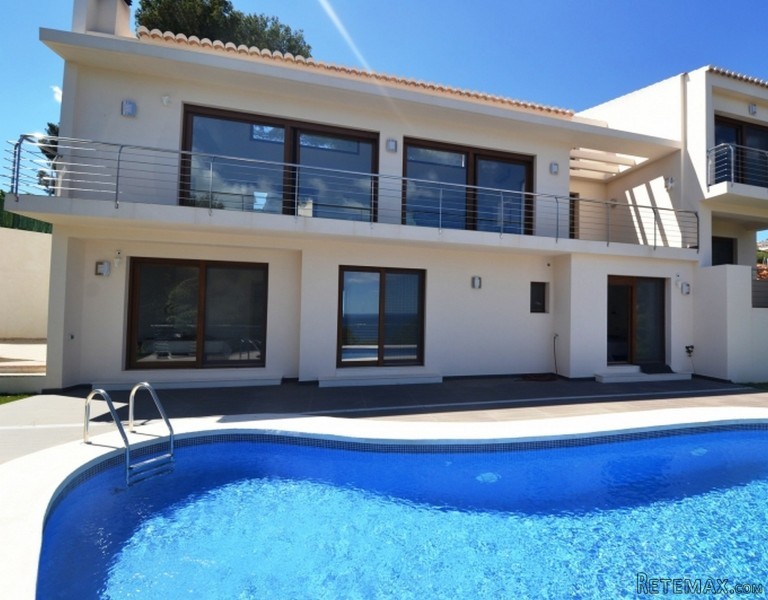 New build villa with sea views For Sale..