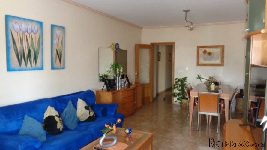Numérico: 1100 Espacioso apartamento en cuarta planta con.. - 3