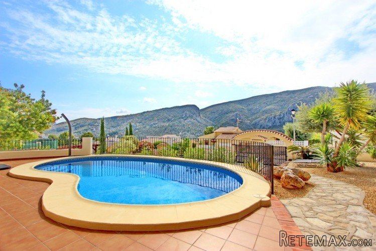 Reservers! This impressive 4 bedroom, 3 bathroom villa is.. - 3