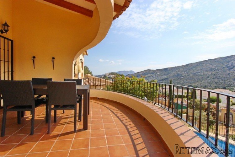 Reservers! This impressive 4 bedroom, 3 bathroom villa is.. - 4