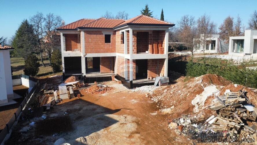 Istra, Kaštelir, kuća u roh bau fazi