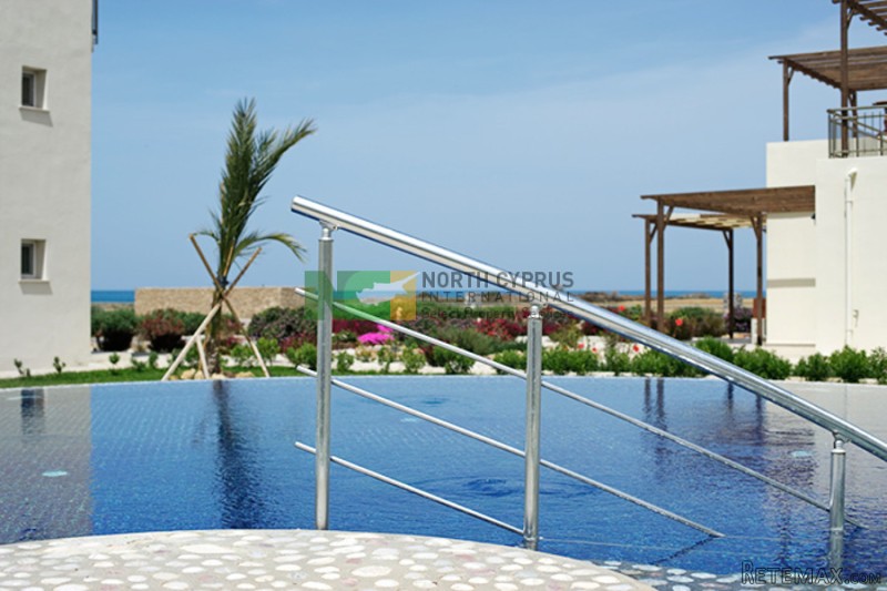 West Coast Bay Garden Apartment - 2 Bed - 2