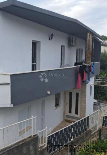 Kuća sa tri stana i pogledom na more, Dugi Rat - 2
