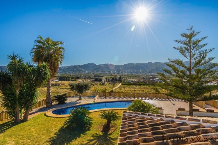 This four bedroom finca for sale in Pedreguer is situated.. - 2