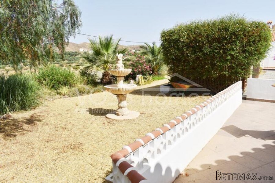 NEW TO VOSS HOMES - A very attractive country villa for.. - 13