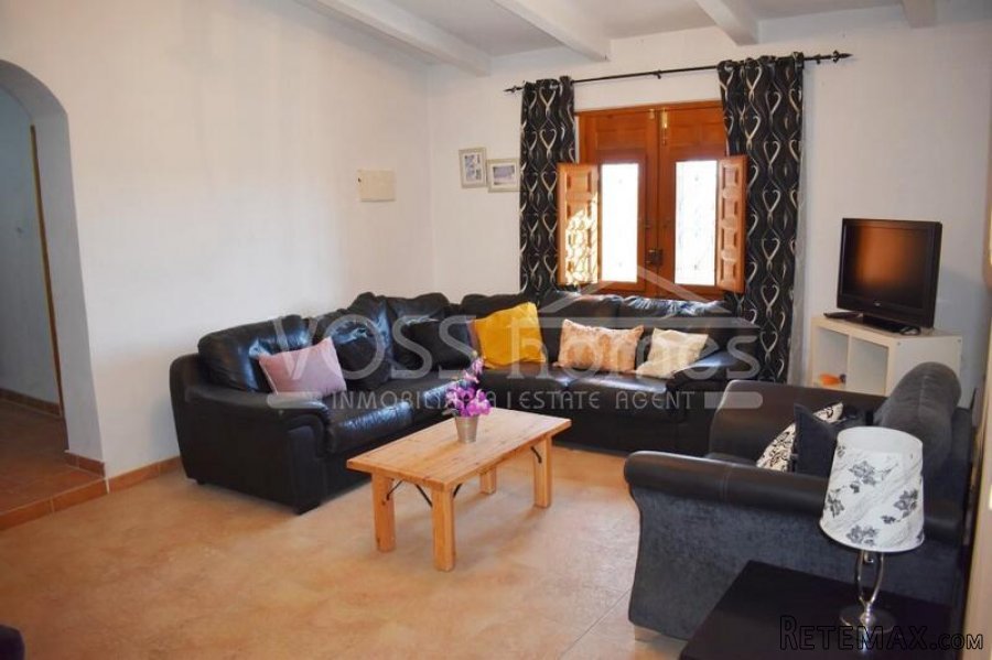 A full of character uniquely designed, renovated, full of.. - 14