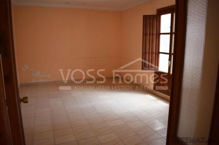A huge 227m2, 3 storey village house to renovate modernise.. - 14