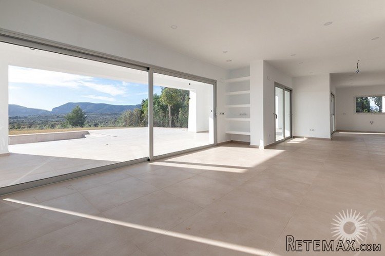 A luxury 4 bedroom, 4.. - 4