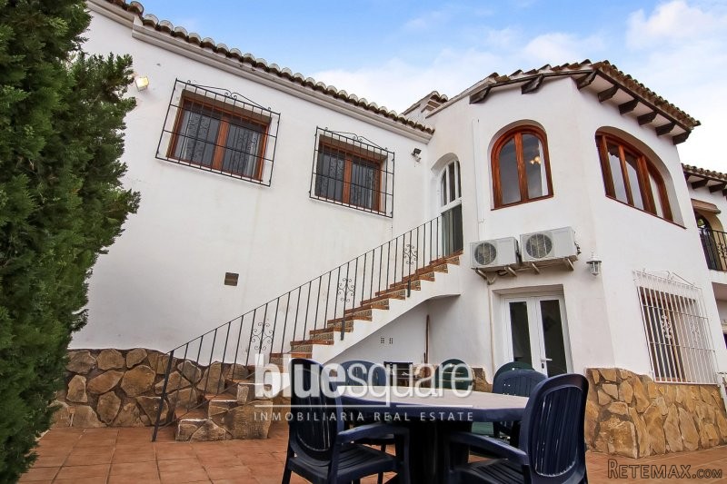 3 Bedroom 2 Bathroom Townhouse in.. - 2