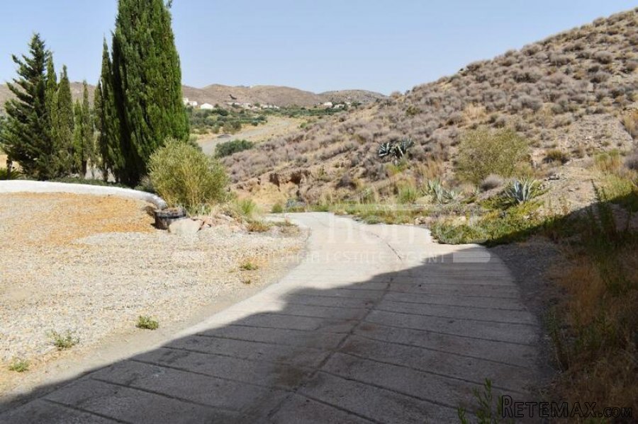 NEW TO VOSS HOMES - A very attractive country villa for.. - 16