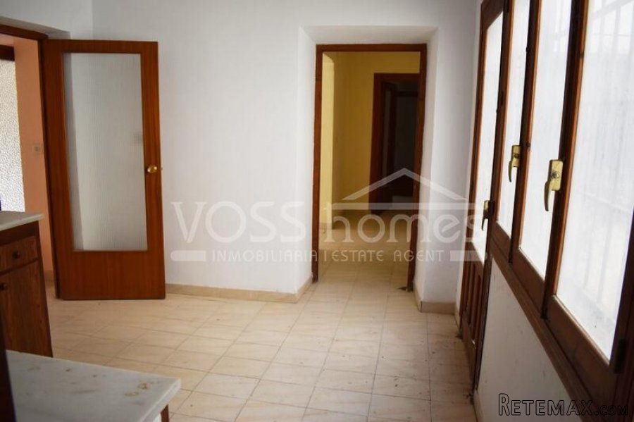 A huge 227m2, 3 storey village house to renovate modernise.. - 17