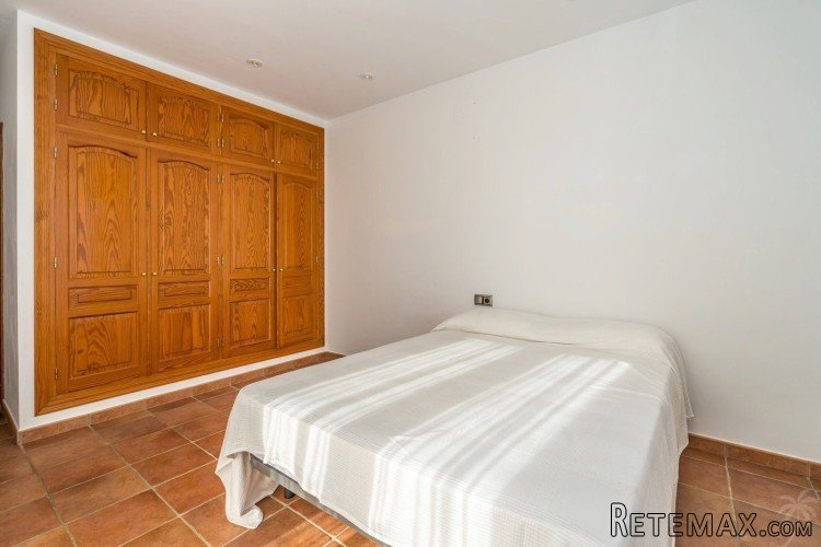This four bedroom finca for sale in Pedreguer is situated.. - 8