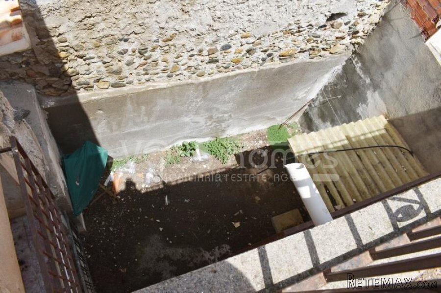 A huge 227m2, 3 storey village house to renovate modernise.. - 19