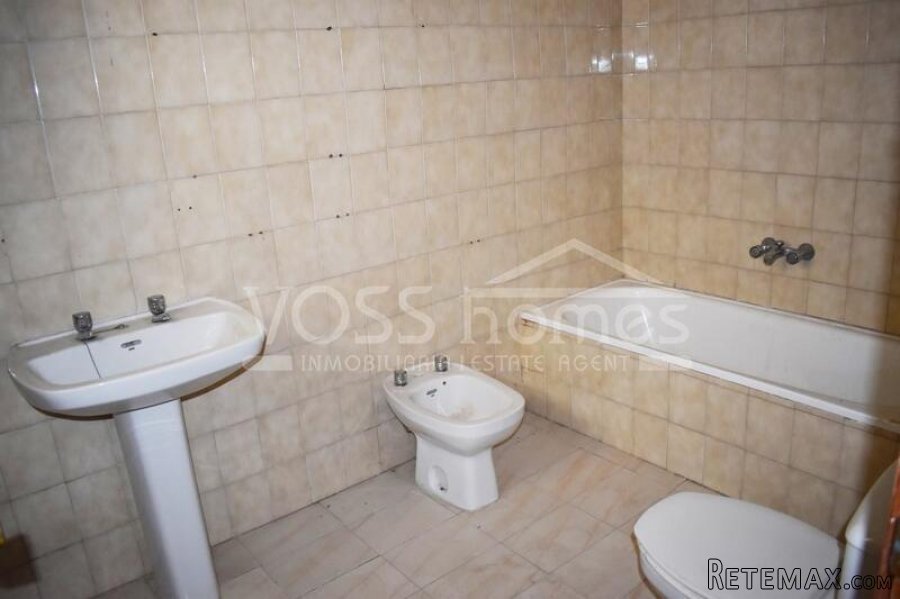 A huge 227m2, 3 storey village house to renovate modernise.. - 20