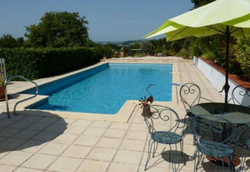 House with Pool on 3 Hectares