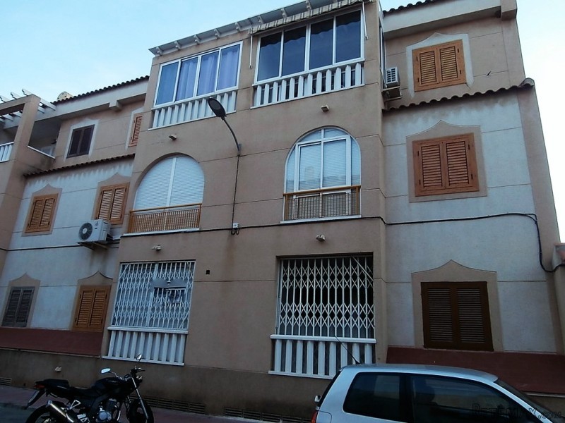 2 bedroom, 1 bathroom Apartment, (build..