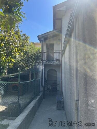 Kuća s velikim potencijalom - 3