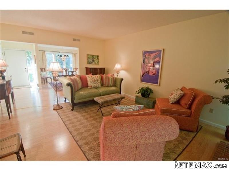 2 bedroom House For Sale: 588 Heritage.. - 2