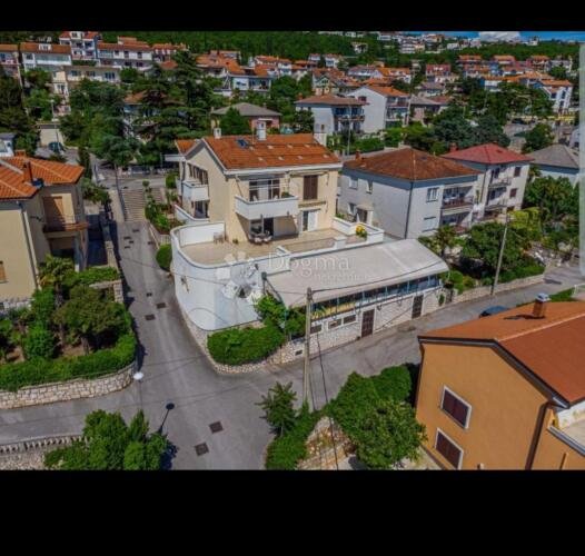 PREKRASNA KUĆA NA 150M OD MORA