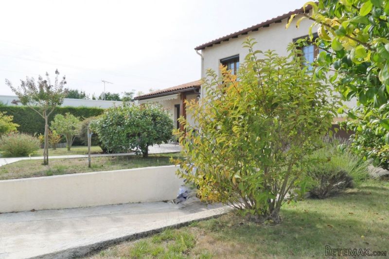 Well Maintained Villa Close The Beach..