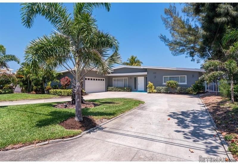 3 bedroom Property For Sale: 2360 EAST..