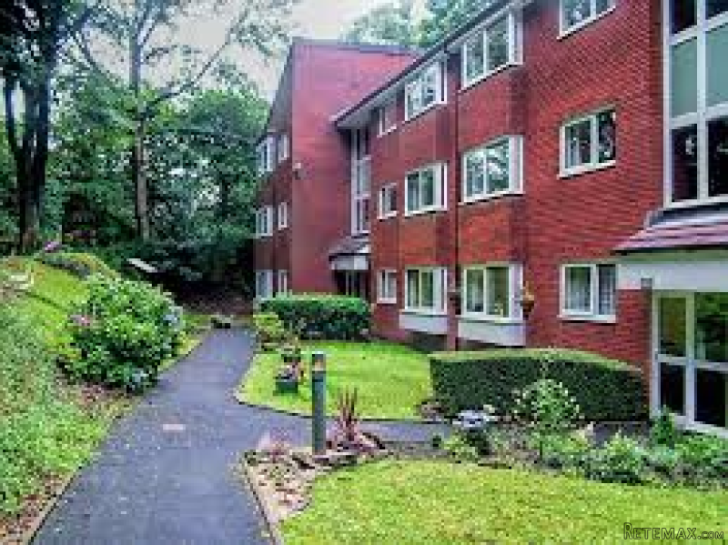 2 bedroom Flat to rent in Bolton