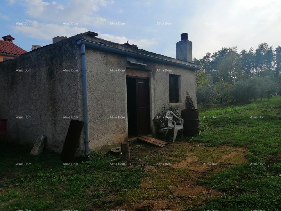 Građevinski teren sa 3 manja legalizirana objekta. Vareški. - 10