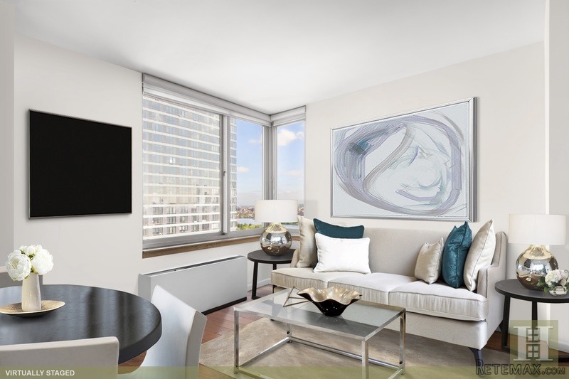 1 bedroom Apartment For Sale: 524 EAST..