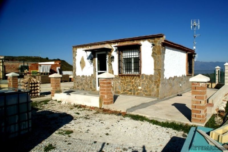 Country Houses for Sale in Moclinejo..